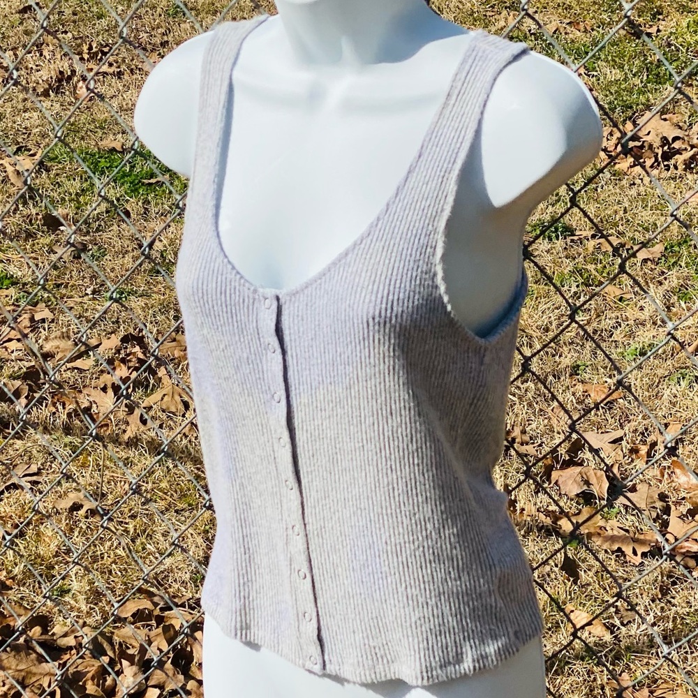 Women’s American Eagle Ribbed Tank With Snaps on Front